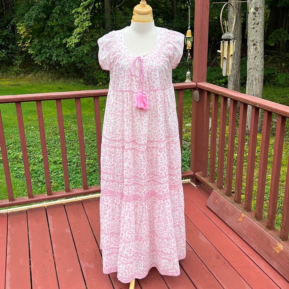 New! Gallabia urban casual small pink leopard maxi dress.